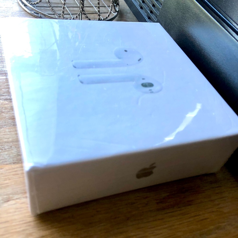 Apple AirPods 2nd Generation